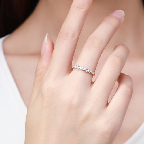 Drop-Shaped Zirconia Crystal Ring in 925 Silver